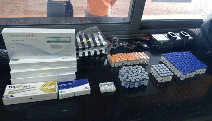 PRF apreende mais de 200 ampolas de medicamentos para emagrecimento durante abordagem em Cascavel